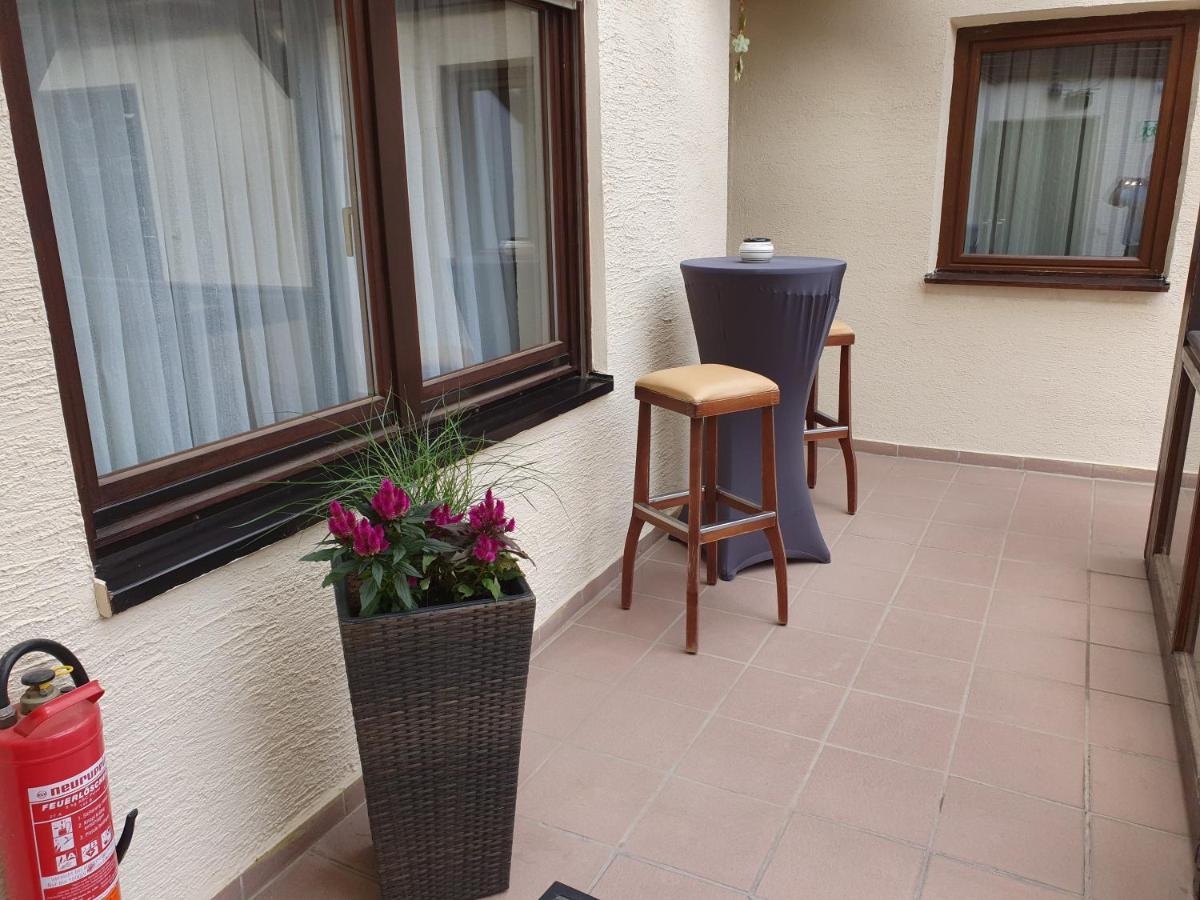 Restaurant&Hotel Exquisite Bobenheim am Berg Extérieur photo