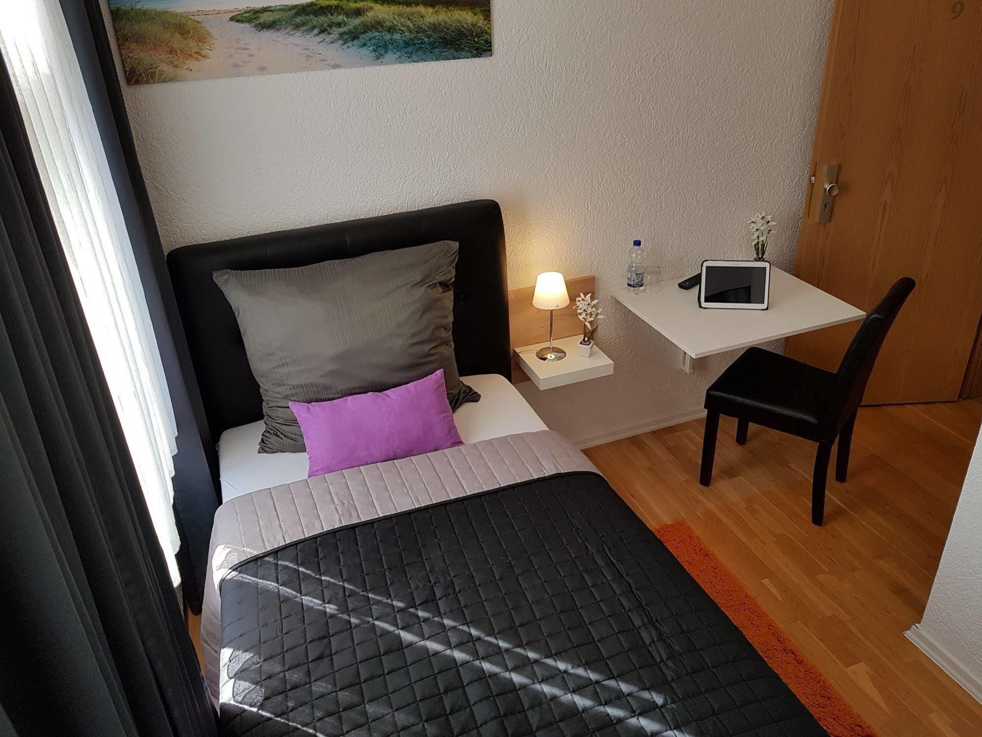 Restaurant&Hotel Exquisite Bobenheim am Berg Extérieur photo